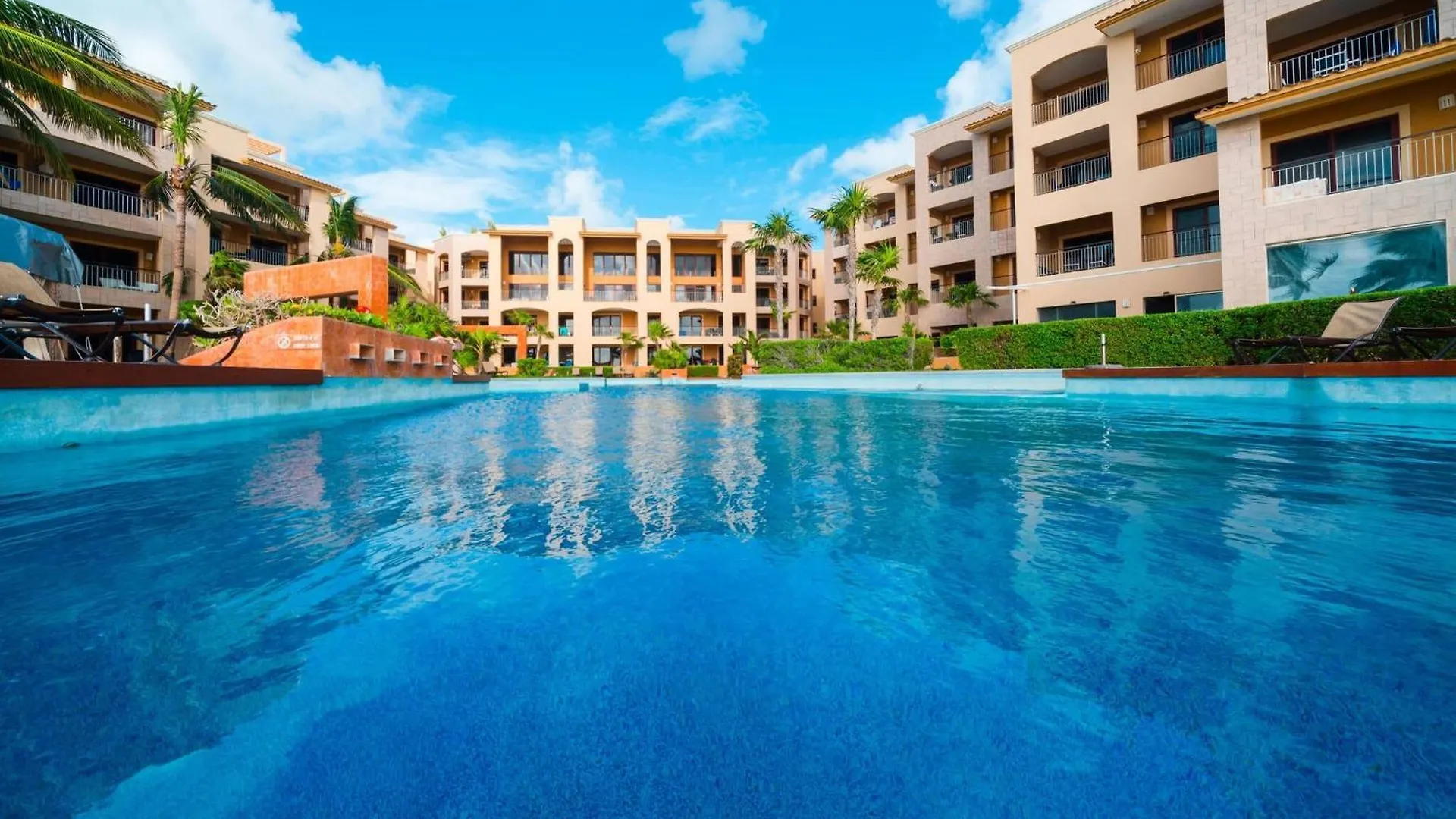 Condo Surf 301 - Luxury Oceanview Beachfront With Gym - At El Faro Condos Playa del Carmen 0*,